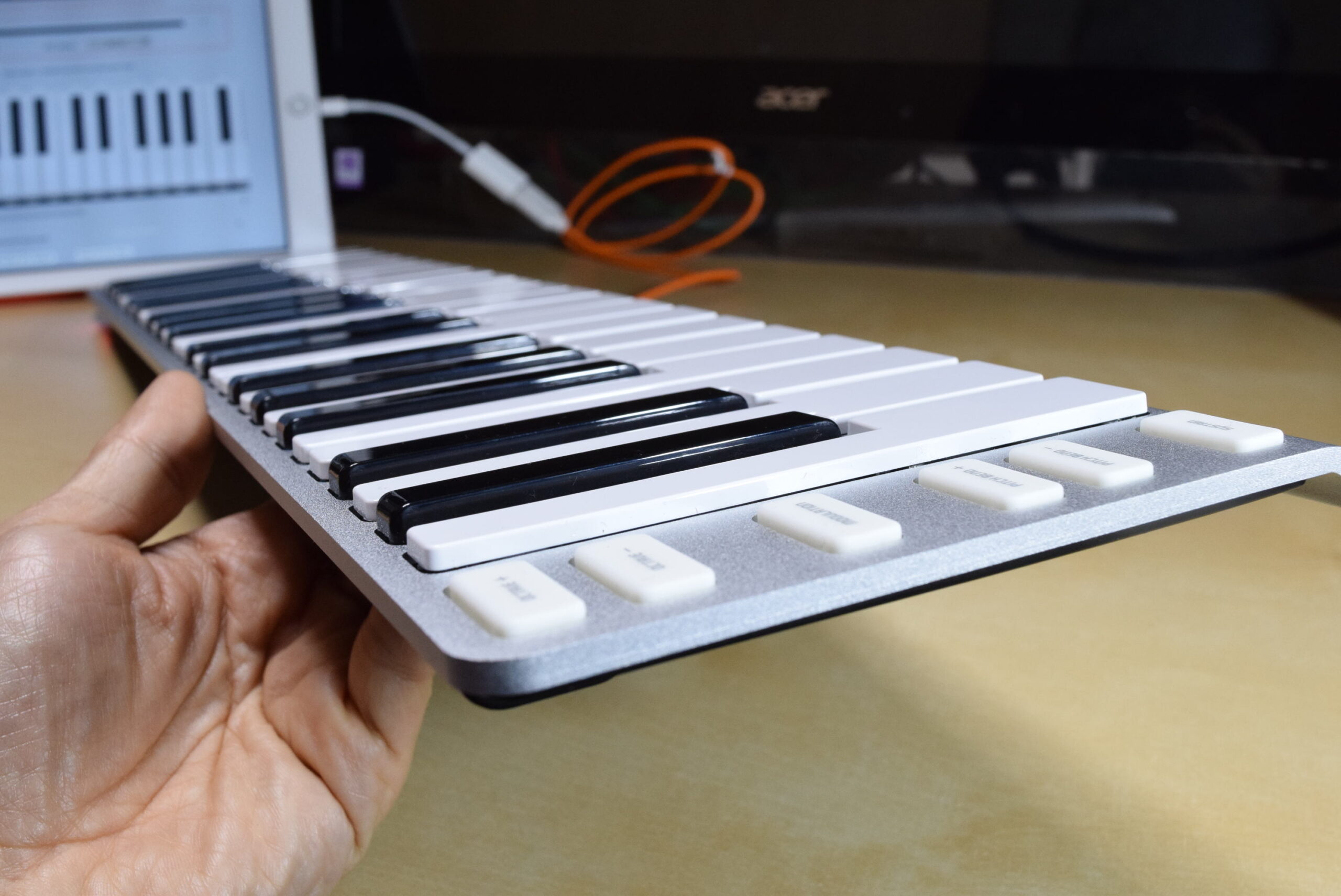両手で弾ける超薄型USB-MIDIキーボード、Xkey37がカッコイイ！ | 藤本 ...