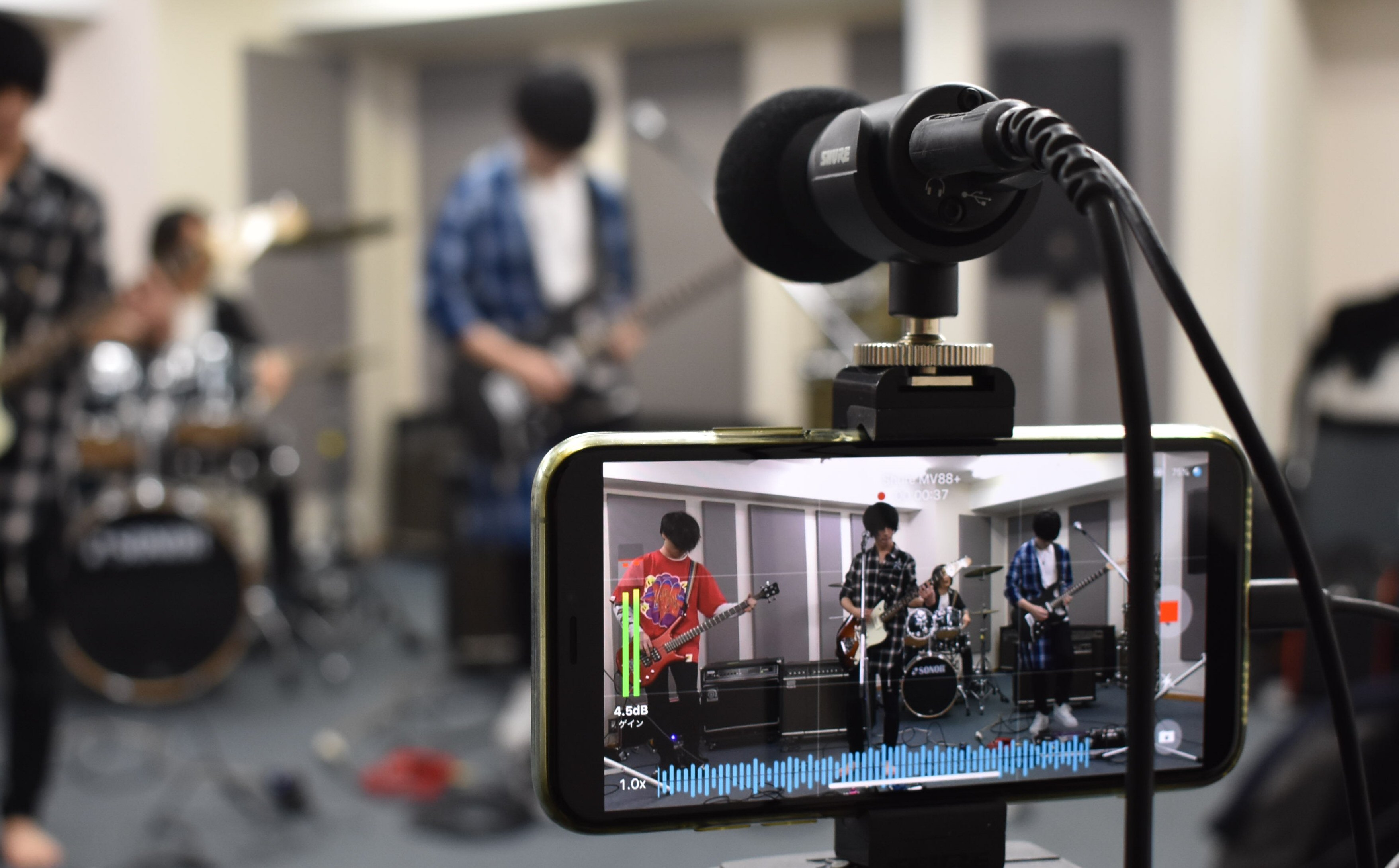 Iphone Androidで高音質にビデオ撮影するための強力な小型コンデンサーマイク Shure Mv ビデオキットをリハスタで使ってみた 藤本健の Dtmステーション